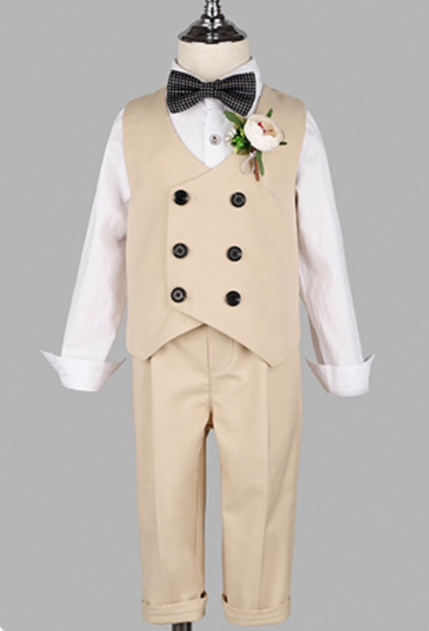 Hayden’s 3 Piece Suit