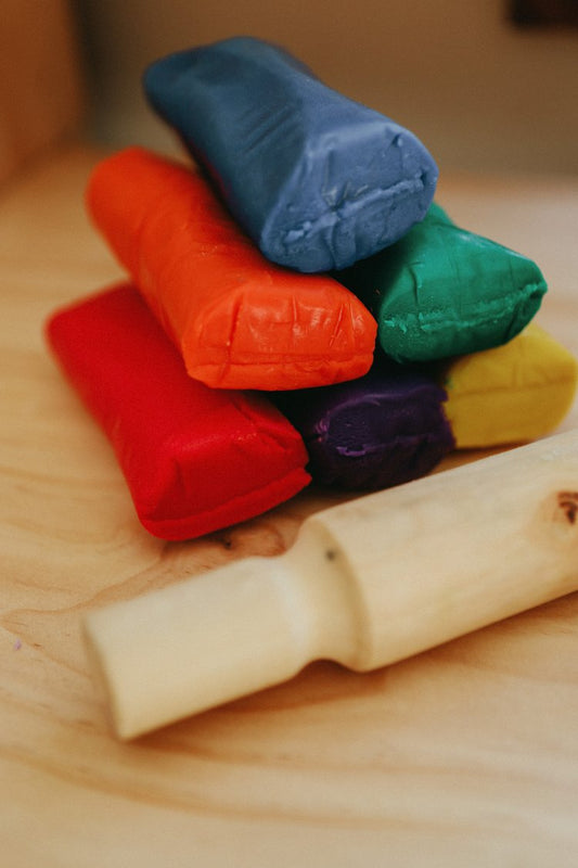 Play Dough Tub Assorted Bright Colours 900gm
