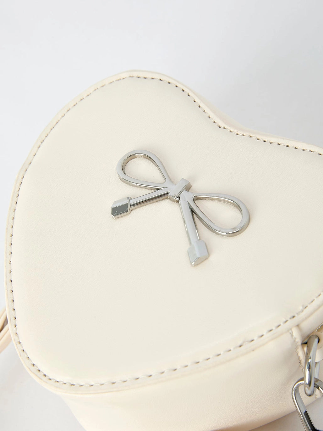 White Sweetheart Cross Body Handbag