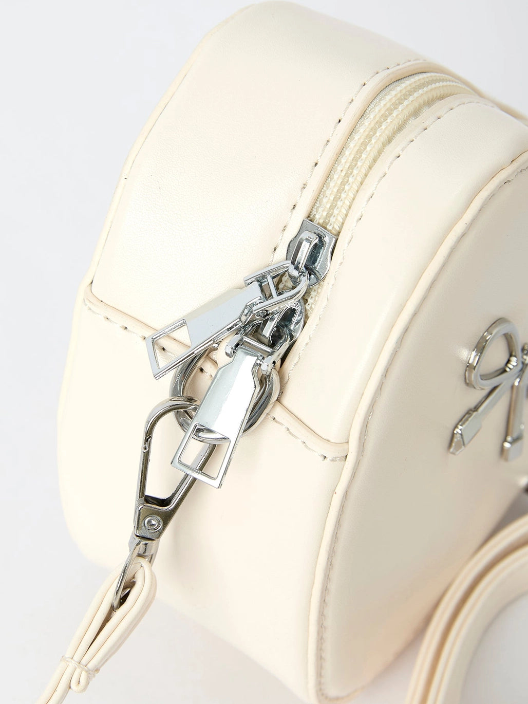 White Sweetheart Cross Body Handbag