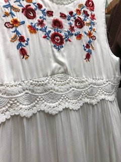 Wendy's White Summer Dress 165cm height only!