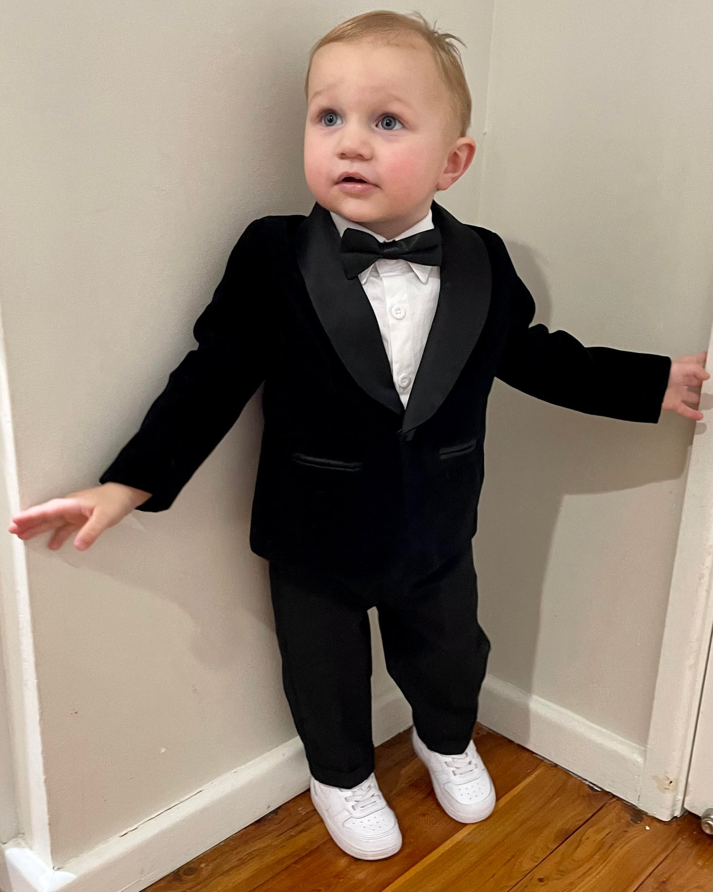 Austin’s 4 Piece Tuxedo Suit