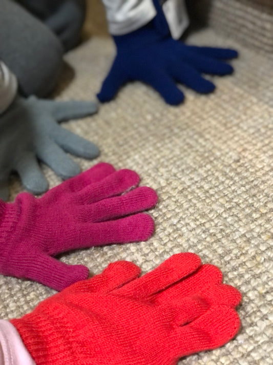 Sasha Gloves Navy Only!