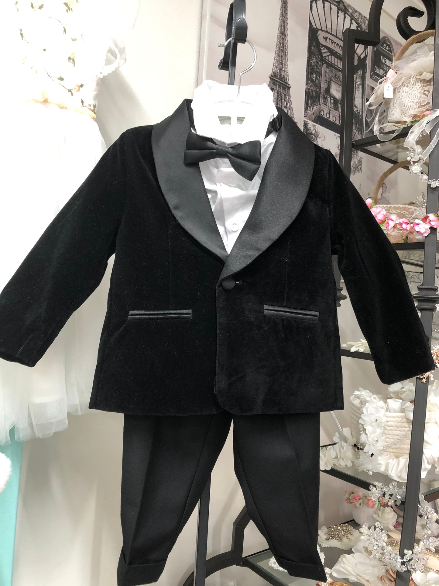 Austin’s 4 Piece Tuxedo Suit