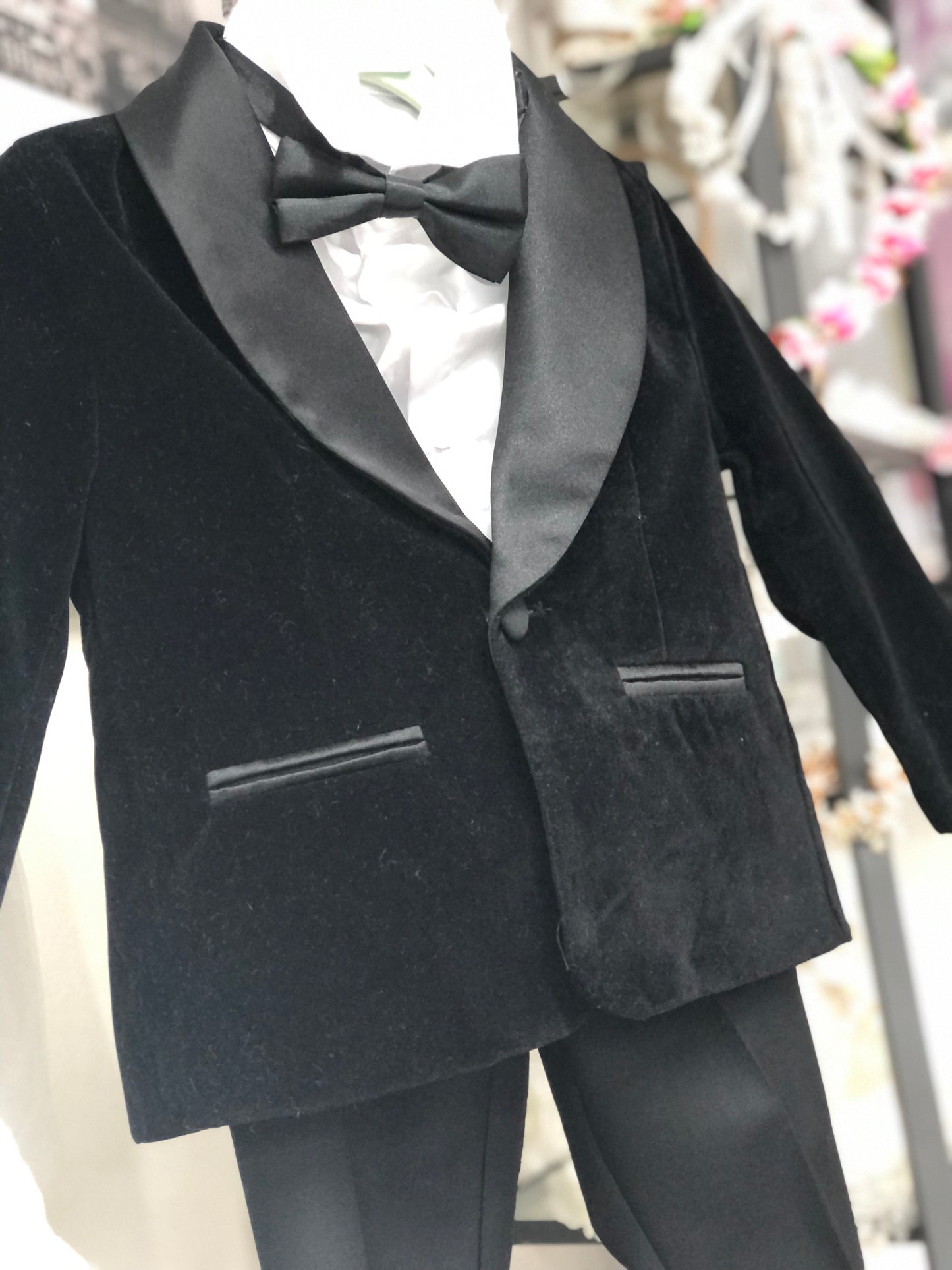 Austin’s 4 Piece Tuxedo Suit