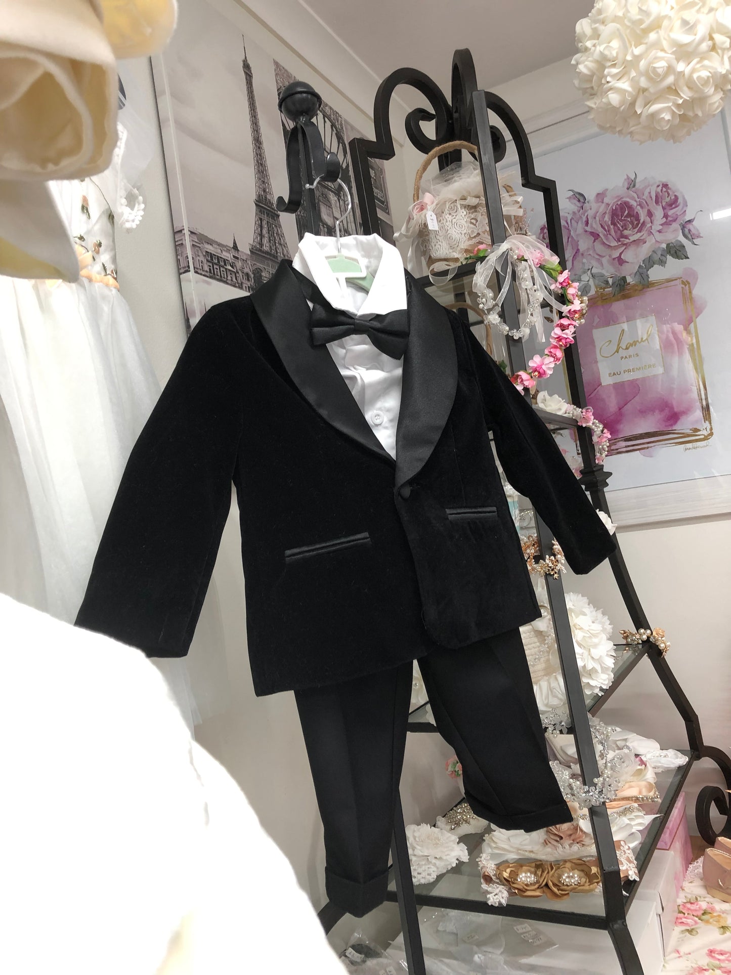 Austin’s 4 Piece Tuxedo Suit